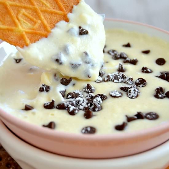 Creamy Cannoli Dip