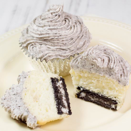 Cake Mix Cookies and Cream Cupcakes