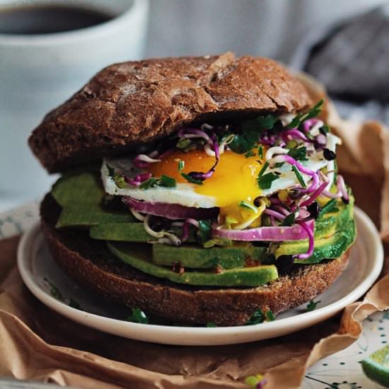 Super Healthy Egg Avocado Sandwhich