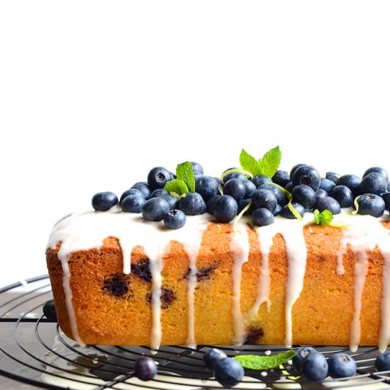 Blueberry and semolina loaf