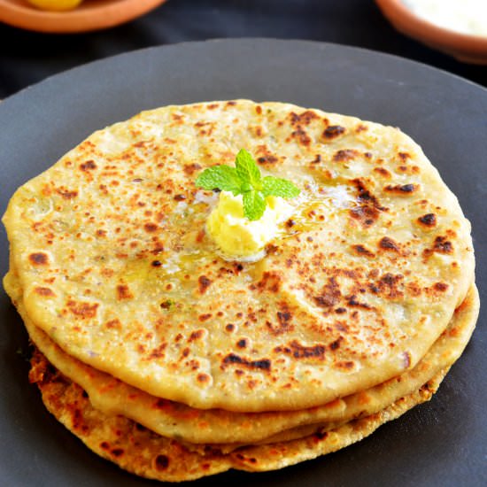 Potato stuffed indian flatbread