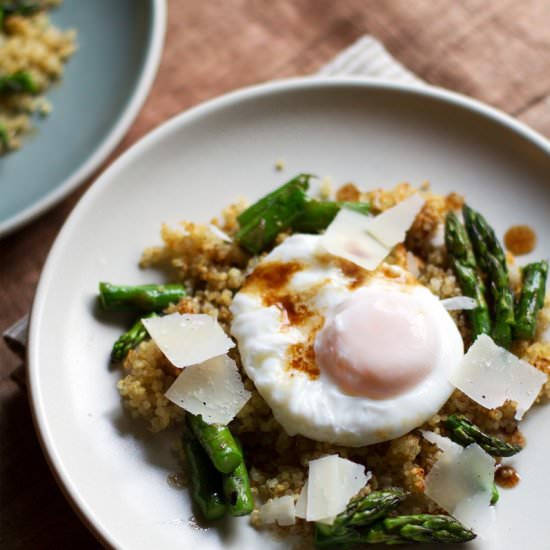 Poached Egg with Crunchy Quinoa