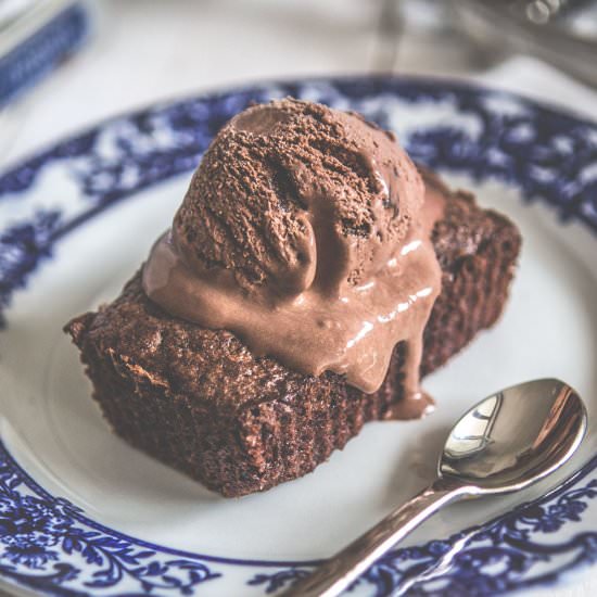 Mini spelt chocolate loaves