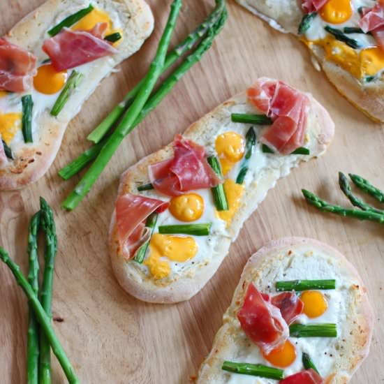 Asparagus and Quail Eggs Pizza