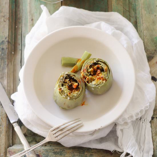 Artichokes with almond crumble