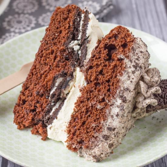 “Naked” Oreo Lover’s Cake