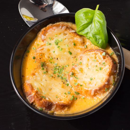 Roasted Garlic Tomato Basil Soup