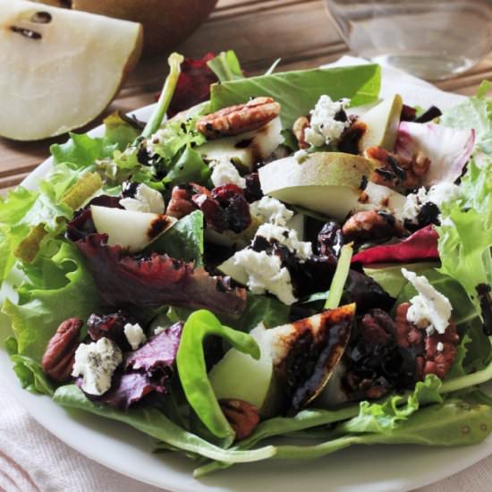 Goat Cheese, Pear, and Pecan Salad