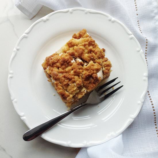 Apple Pie with Meringue and Crumble