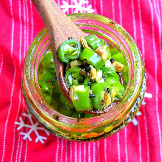 Hari Mirchi Achaar