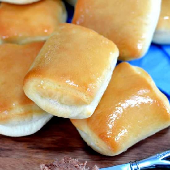 Copycat Texas Roadhouse Rolls
