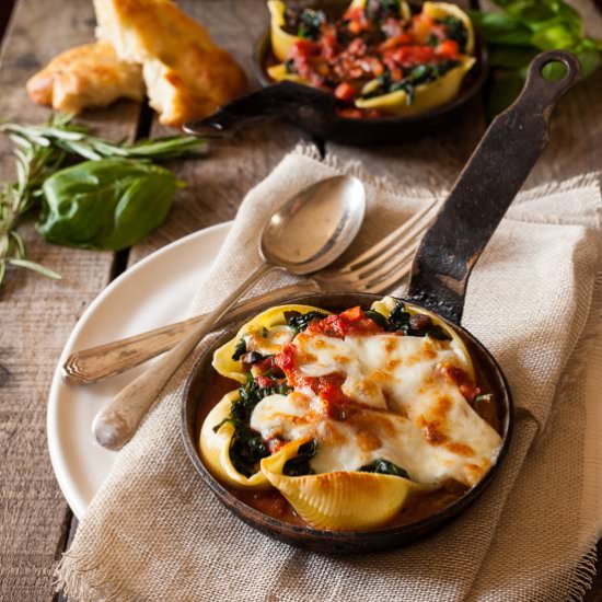 Mushroom Spinach Stuffed Pasta Bake