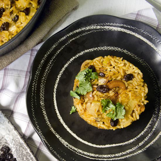Dutch Oven Nut & Raisin Rice