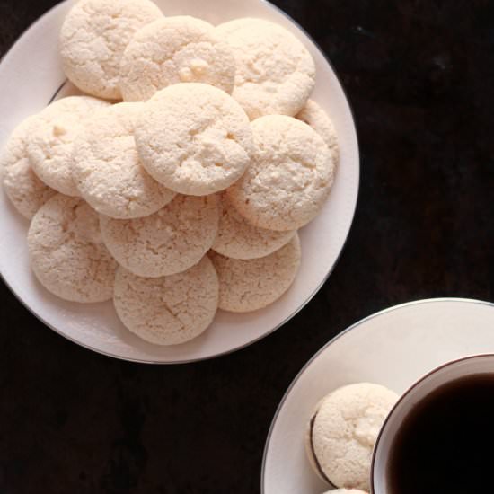 Amaretti Biscuits