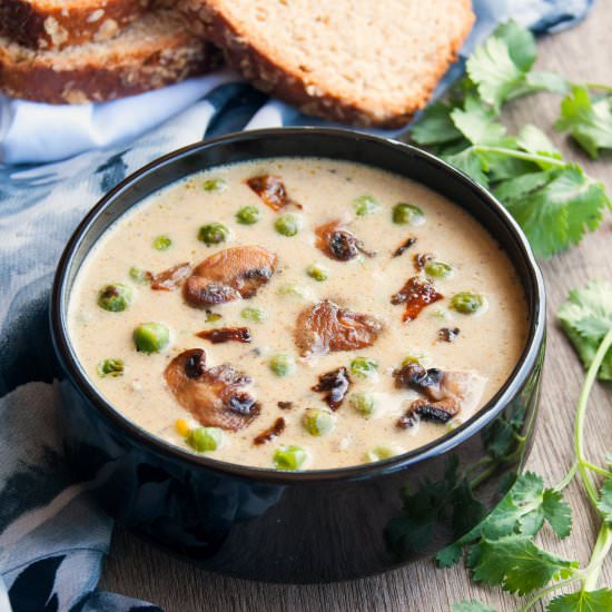 Mushroom and Green Peas Gravy