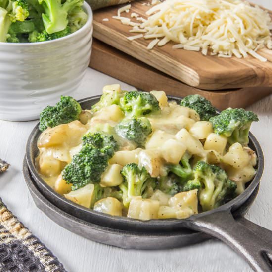 Cheesy Skillet Potatoes & Broccoli