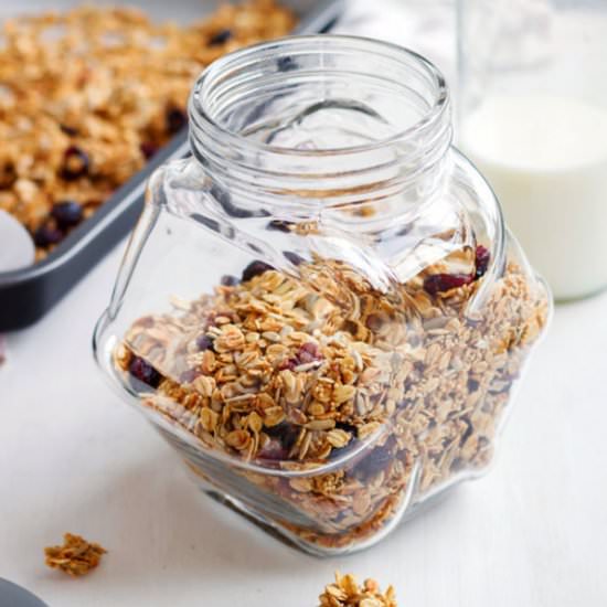 How to Make Your Own Granola