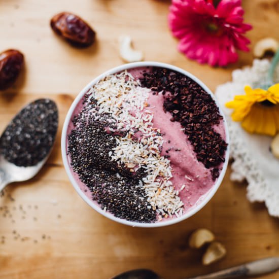 Strawberry Date Smoothie Bowl