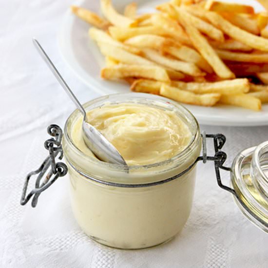 How to Make Easy Mayonnaise