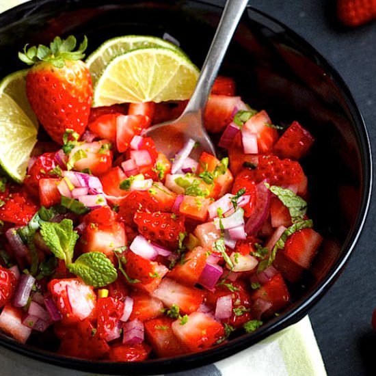Skinny Fresh Strawberry Salsa