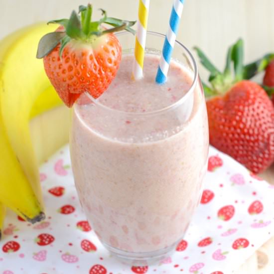 Banana and Strawberry Smoothie