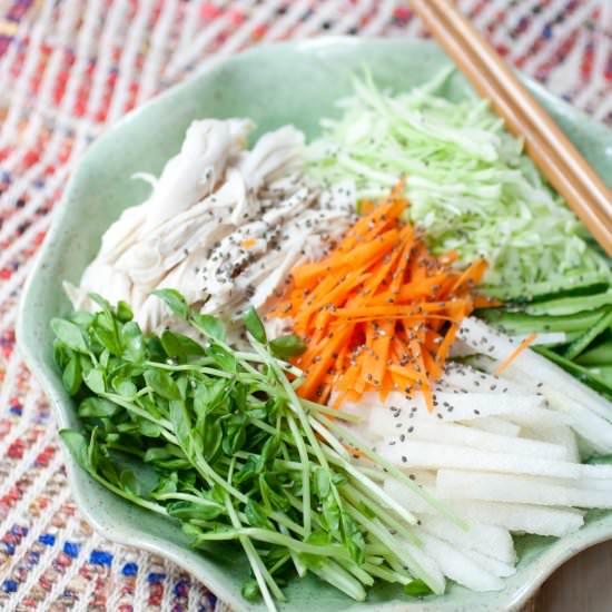 Gyeoja Naengchae (or Korean Salad)