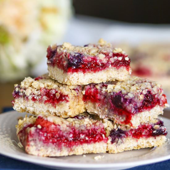 Berry Medley Crumble Bars