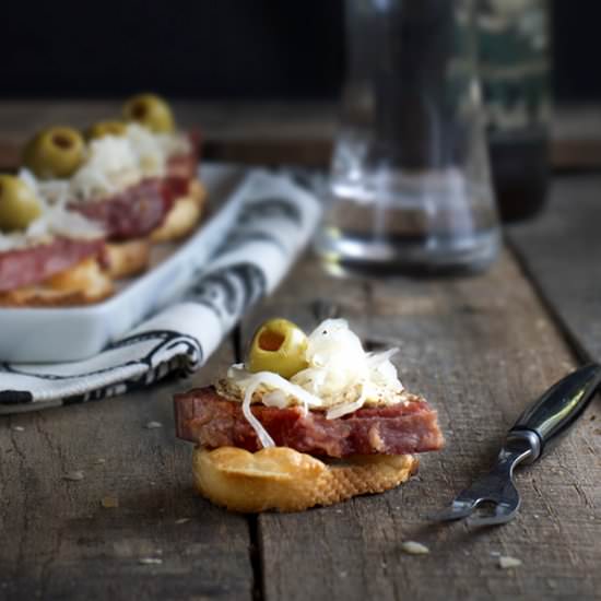 Leftover Corned Beef Bruschetta