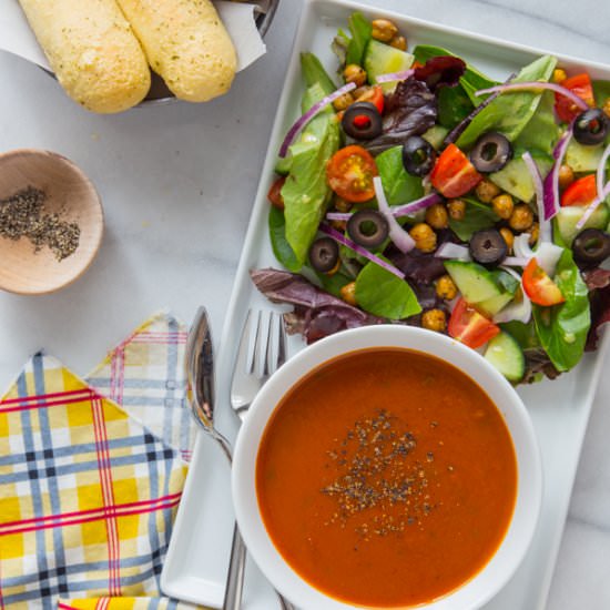 Italian Salad with Herbed Chickpeas