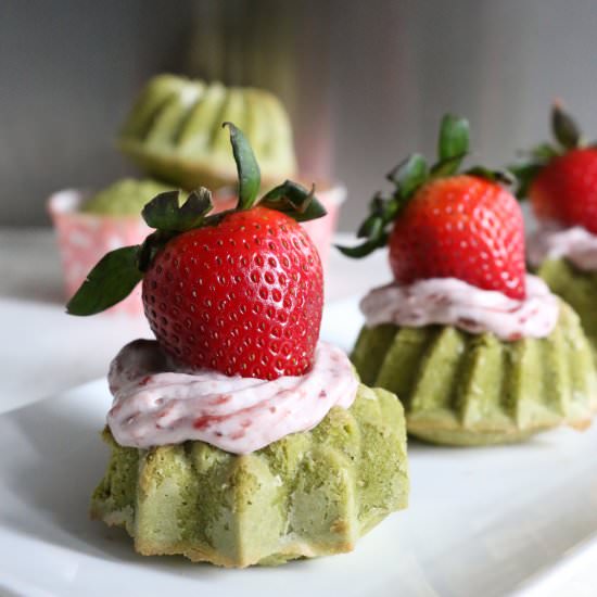 Matcha Strawberry Mini Bundt Cake