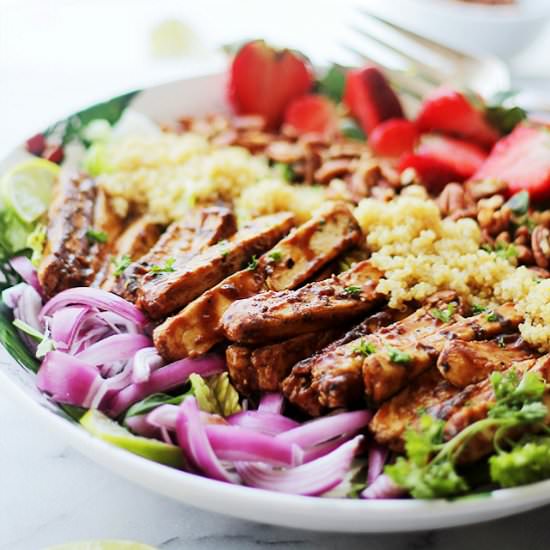 Quinoa & Berries BBQ Chicken Salad