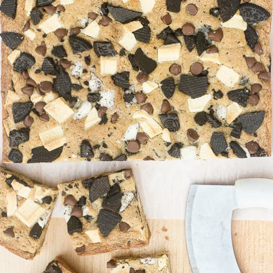Cookies and cream blondies