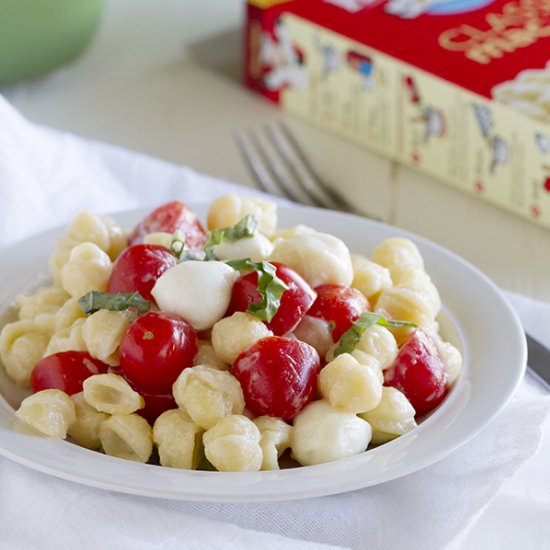 Easy Caprese Mac and Cheese