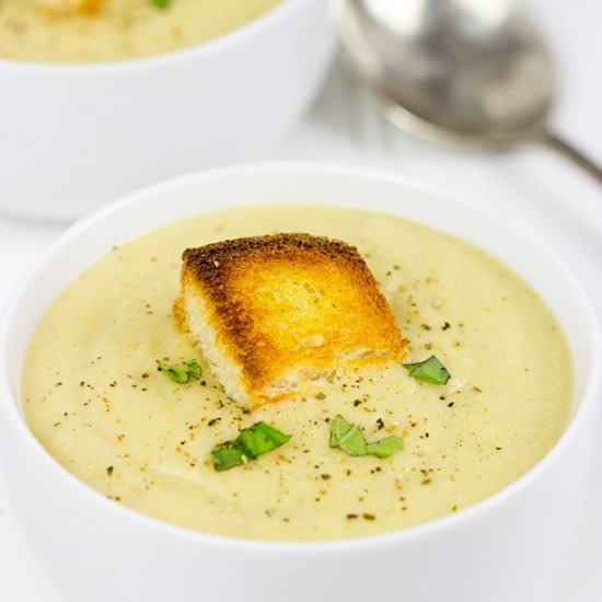 Roasted Cauliflower Soup
