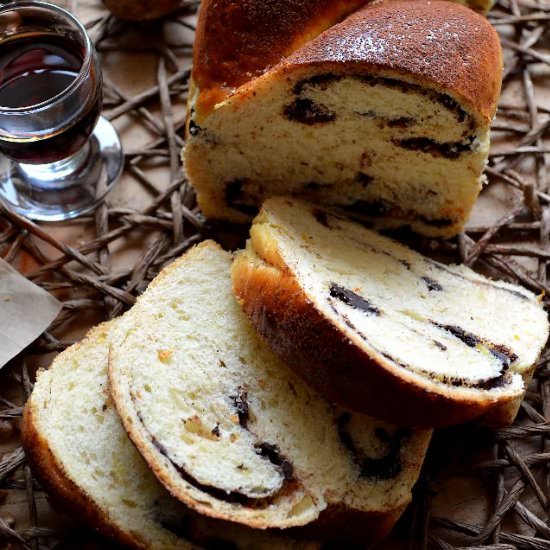 Easter Cake with Walnut Filling