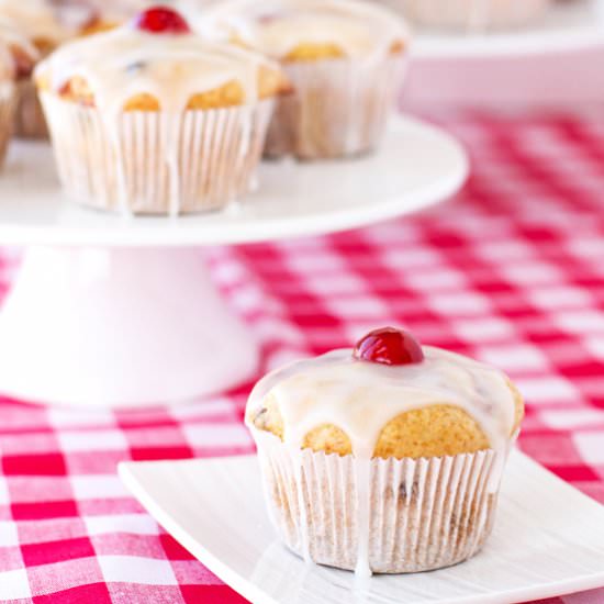 Banana split cupcakes