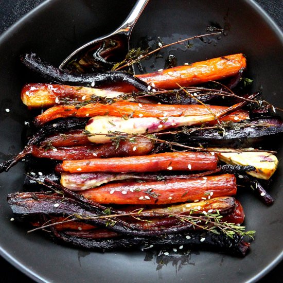 Honey Glazed Thyme Roasted Carrots