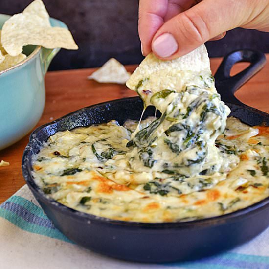 Skillet Spinach Artichoke Dip