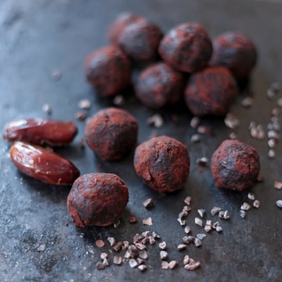 Raw Peanut Butter Chocolate Balls