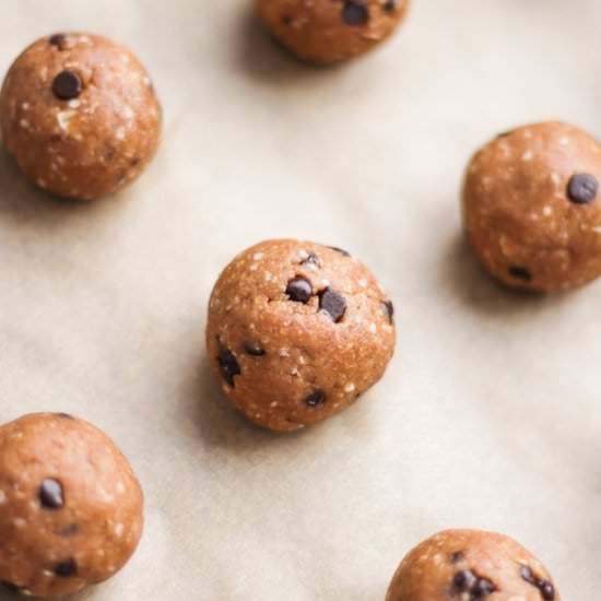 Healthy Peanut Butter Energy Bites