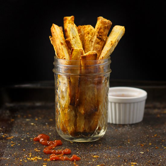 Crispy Baked Yuca Fries