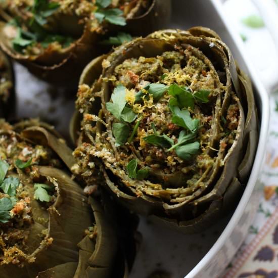 Artichoke with pesto bread crumbs