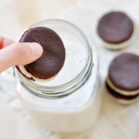 Raw Vegan Oreos