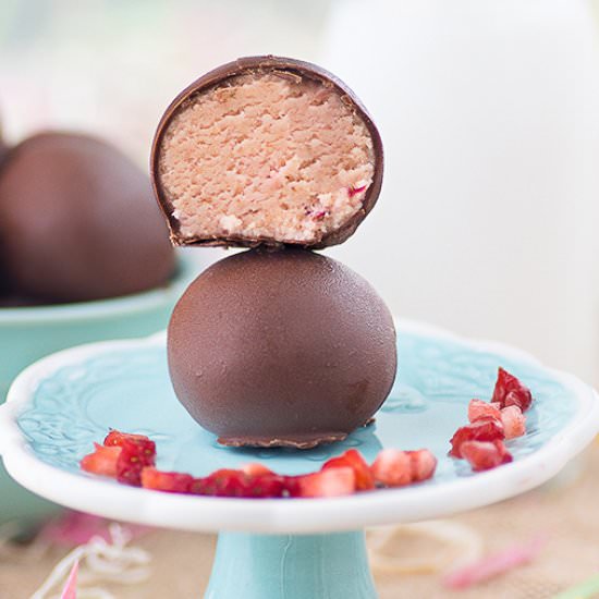Strawberry Cheesecake Truffle