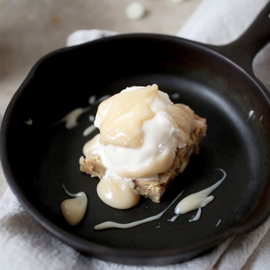 Blondies with Maple Cream Sauce