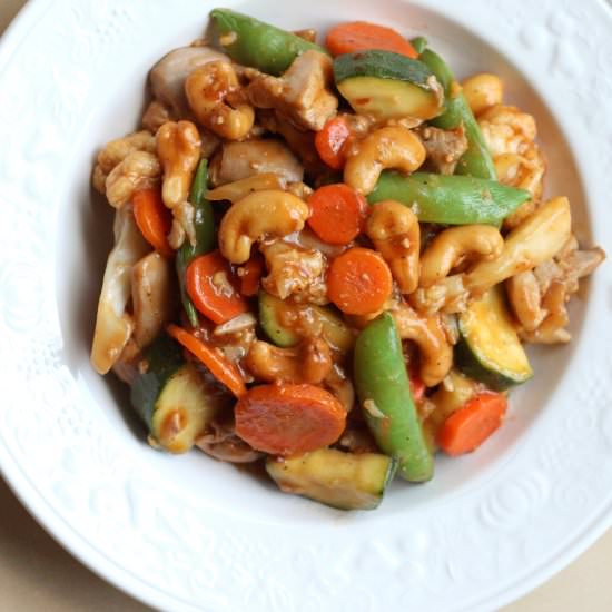 Paleo Spicy Cashew Chicken Stir Fry