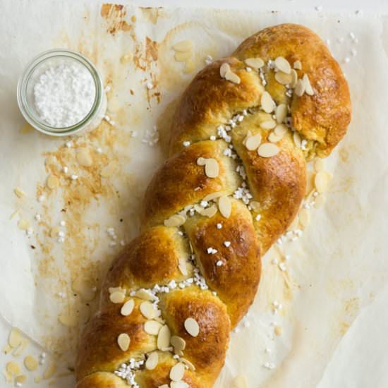 German Easter Challah Bread
