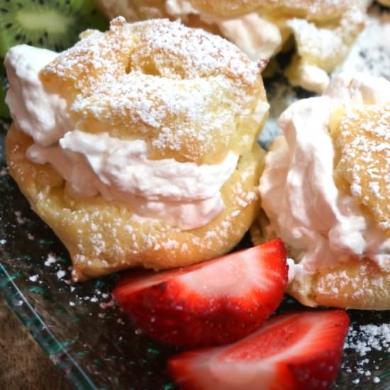 Strawberry Kiwi Cream Puffs