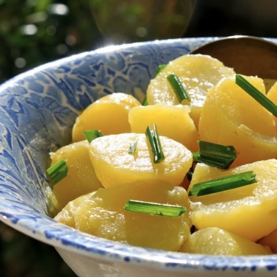 Springtime Garlic Potato Salad