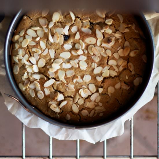 One-bowl pear & cranberries cake
